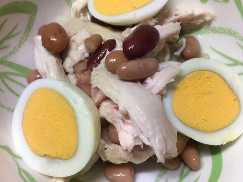 蒸し鶏と豆のサラダ